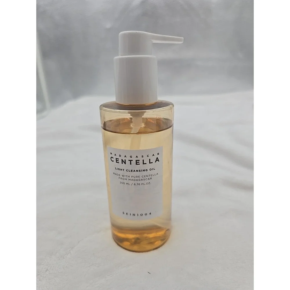 Skin1004 - Madagascar Centella‎ LIGHT CLEANSING OIL (210ml)